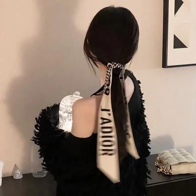 绿茵春色